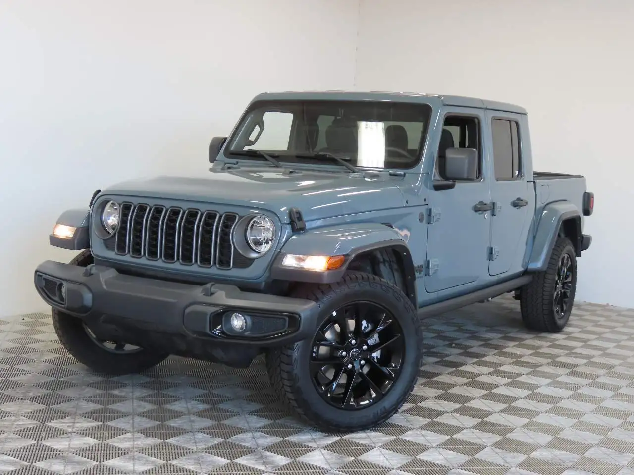2025 Jeep Gladiator Nighthawk Auto's photo