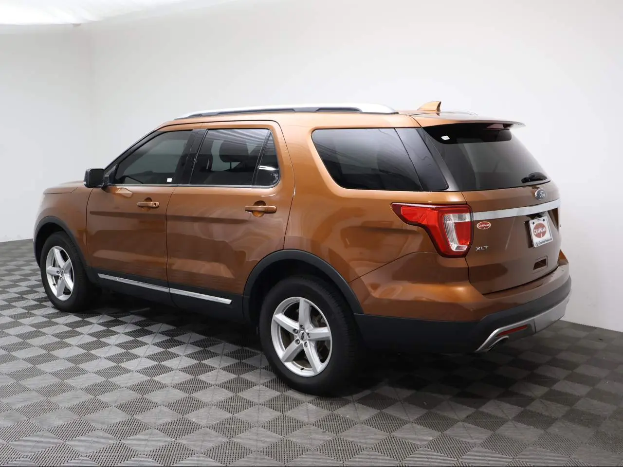 2017 Ford Explorer XLT 4WD photo 3