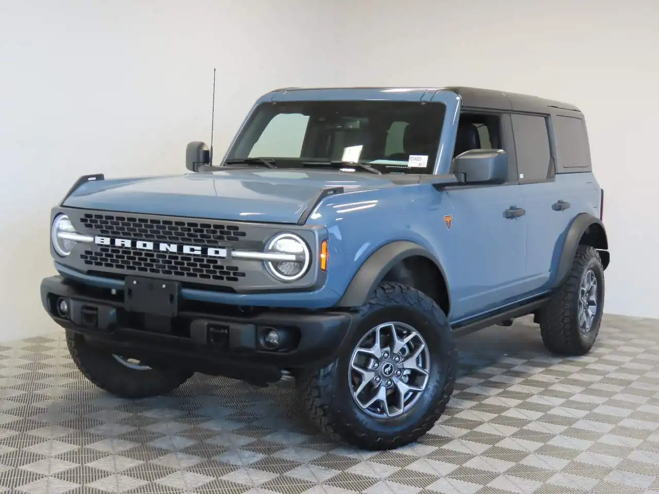 2025 Ford Bronco Badlands 4x4's photo