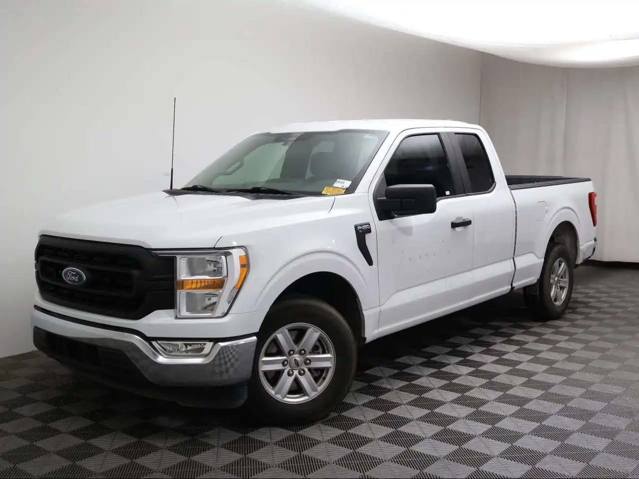 2022 Ford F-150 XL SuperCab 6-1/2 Box's photo