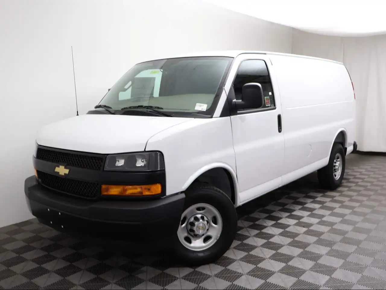 2026 Chevrolet Express 3500 Work Van HD's photo