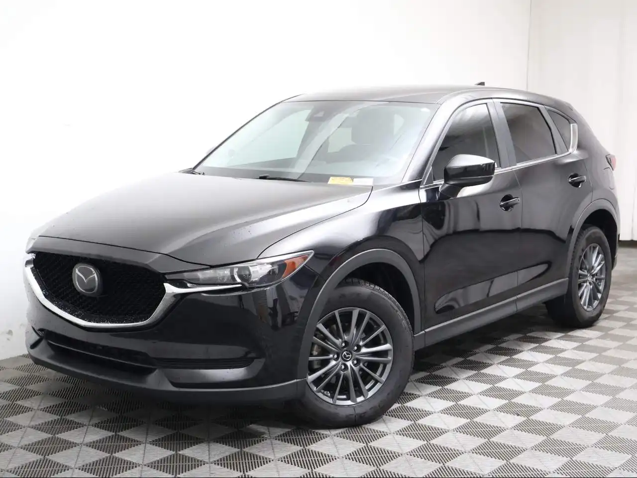 2019 Mazda CX-5 Touring Auto's photo