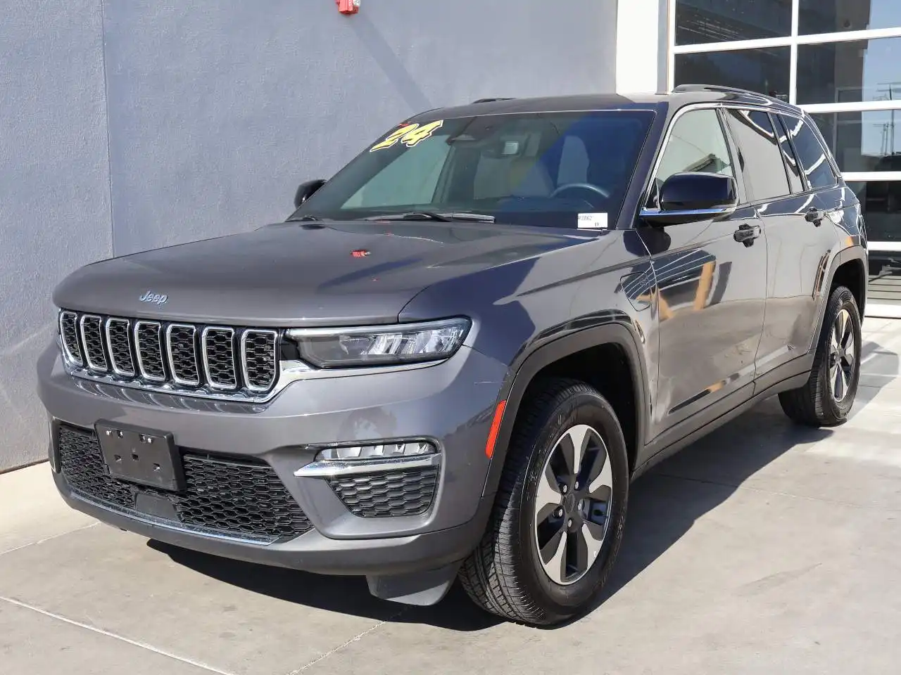 2024 Jeep Grand Cherokee 4xe 4x4's photo