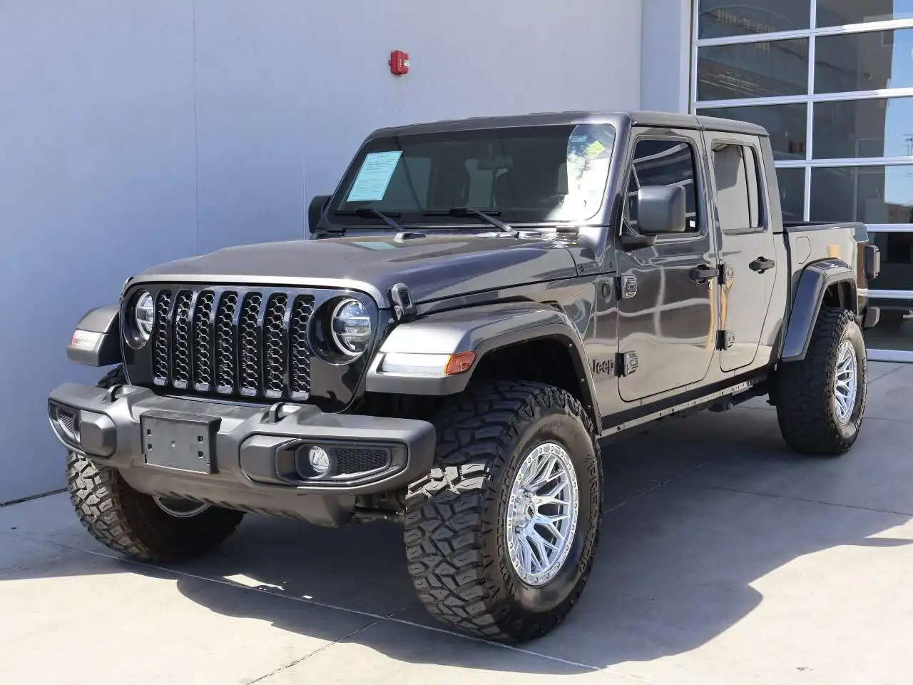 2021 Jeep Gladiator California Edition's photo