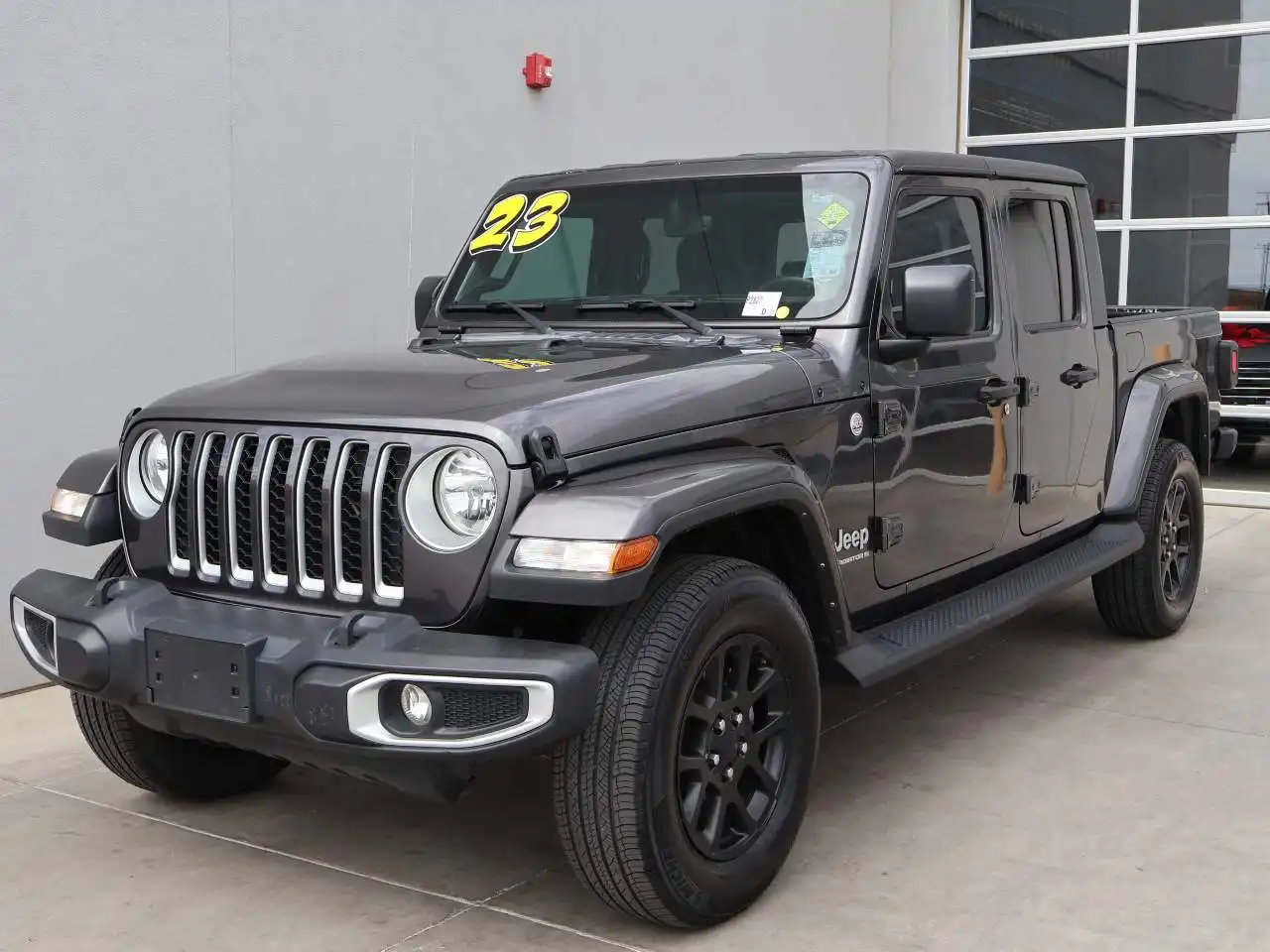 2023 Jeep Gladiator Overland's photo