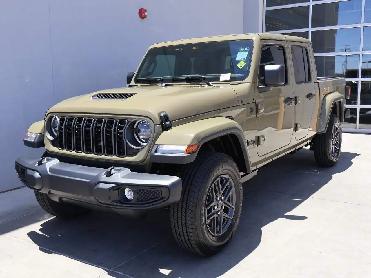 2026 Jeep Gladiator Sport S Auto's photo
