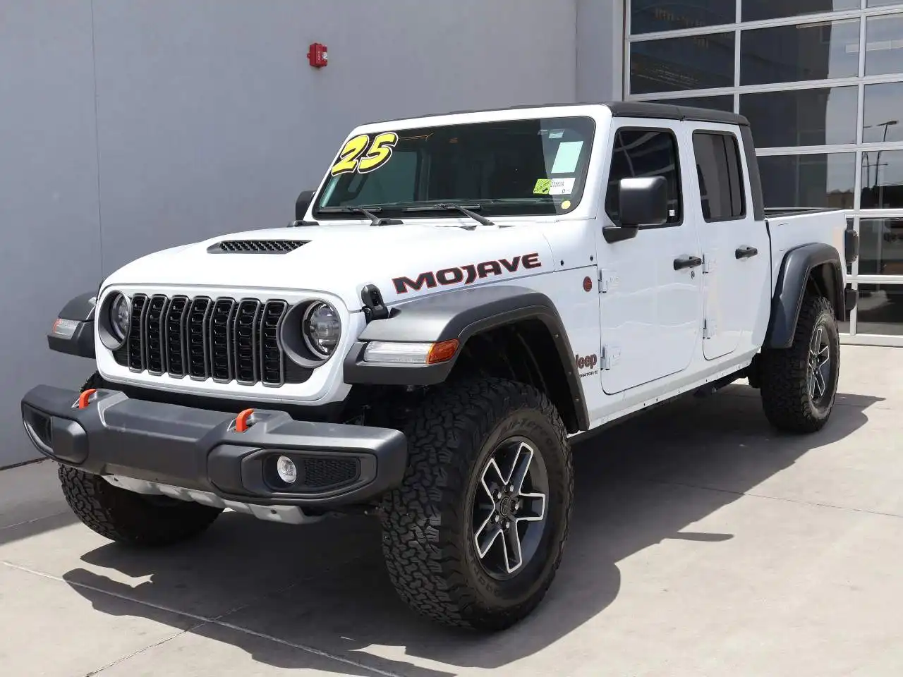 2025 Jeep Gladiator Mojave Auto's photo