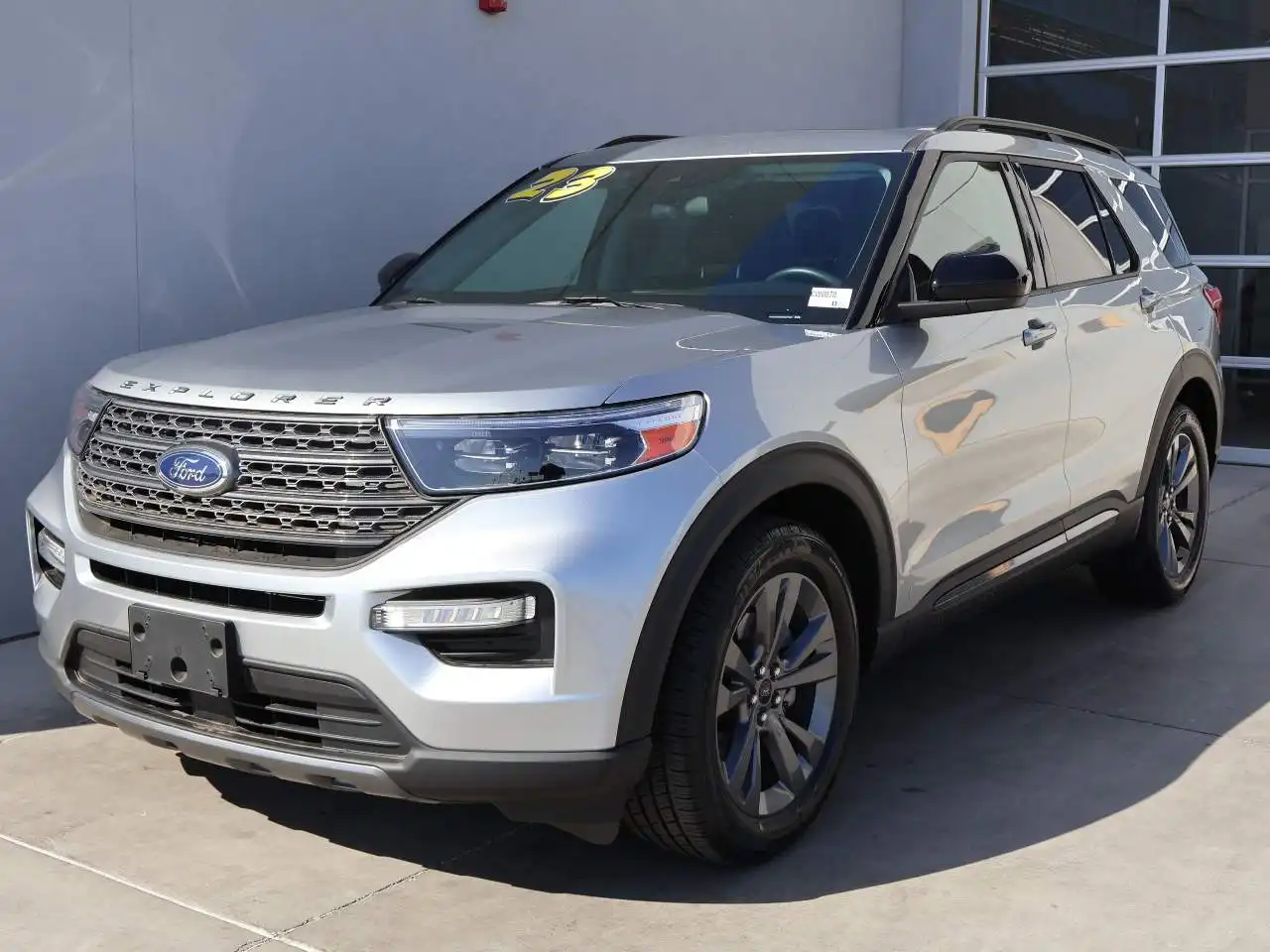 2023 Ford Explorer XLT RWD's photo