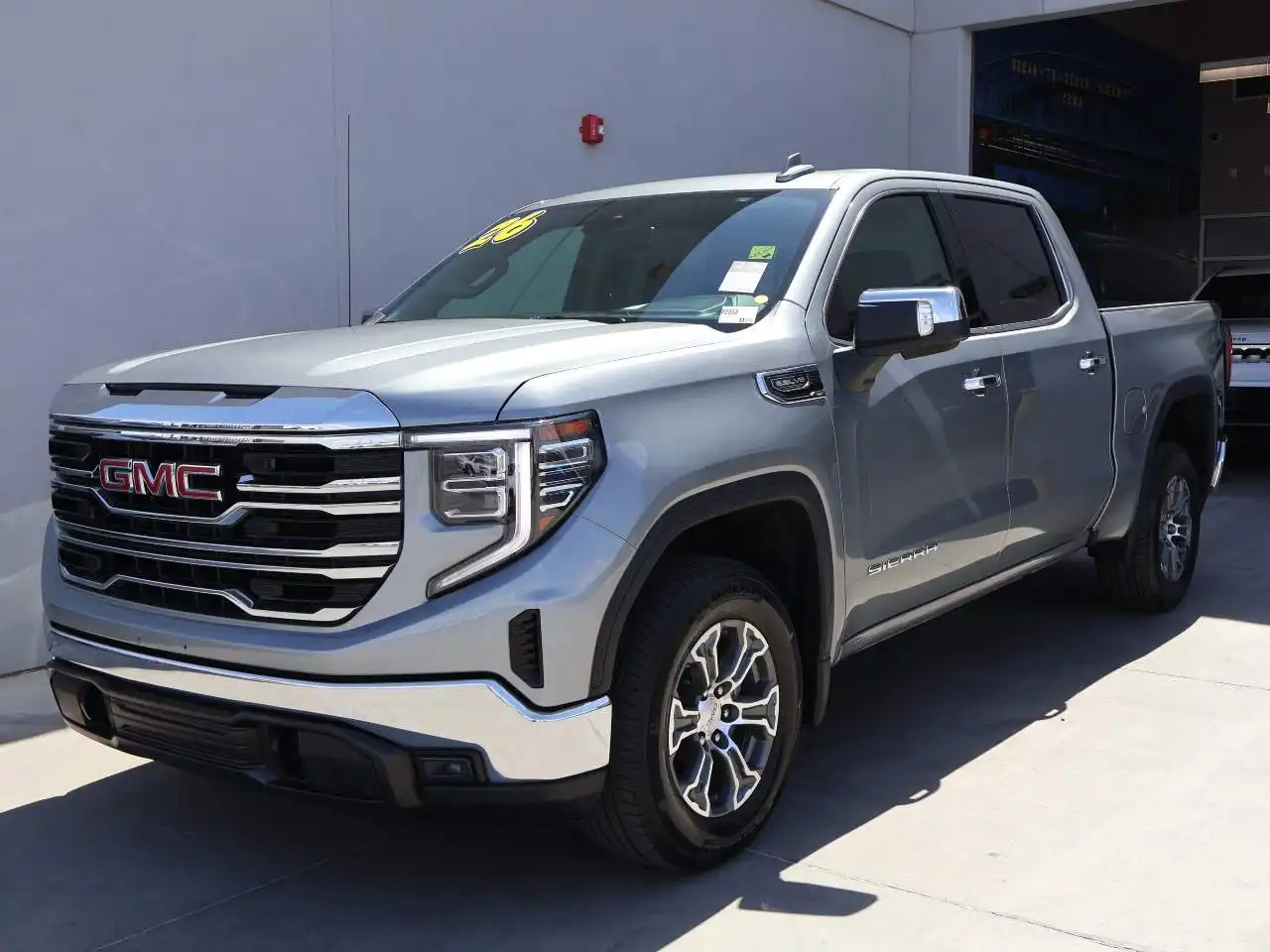 2026 GMC Sierra 2WD Crew Cab Short Box SLT's photo