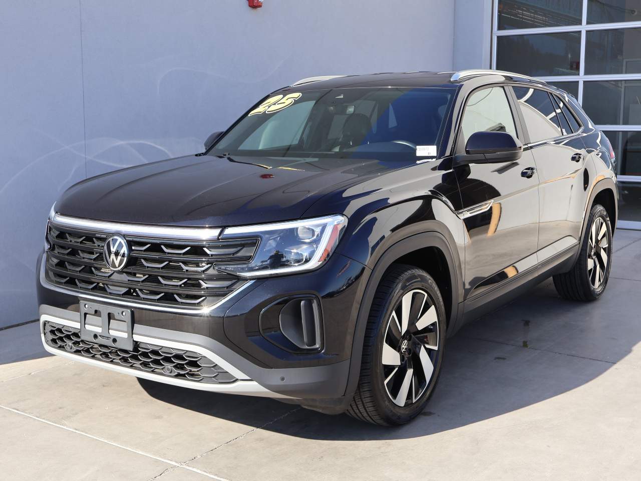 2025 Volkswagen Atlas Cross Sport 2.0T SE with Tech 4Motion's photo
