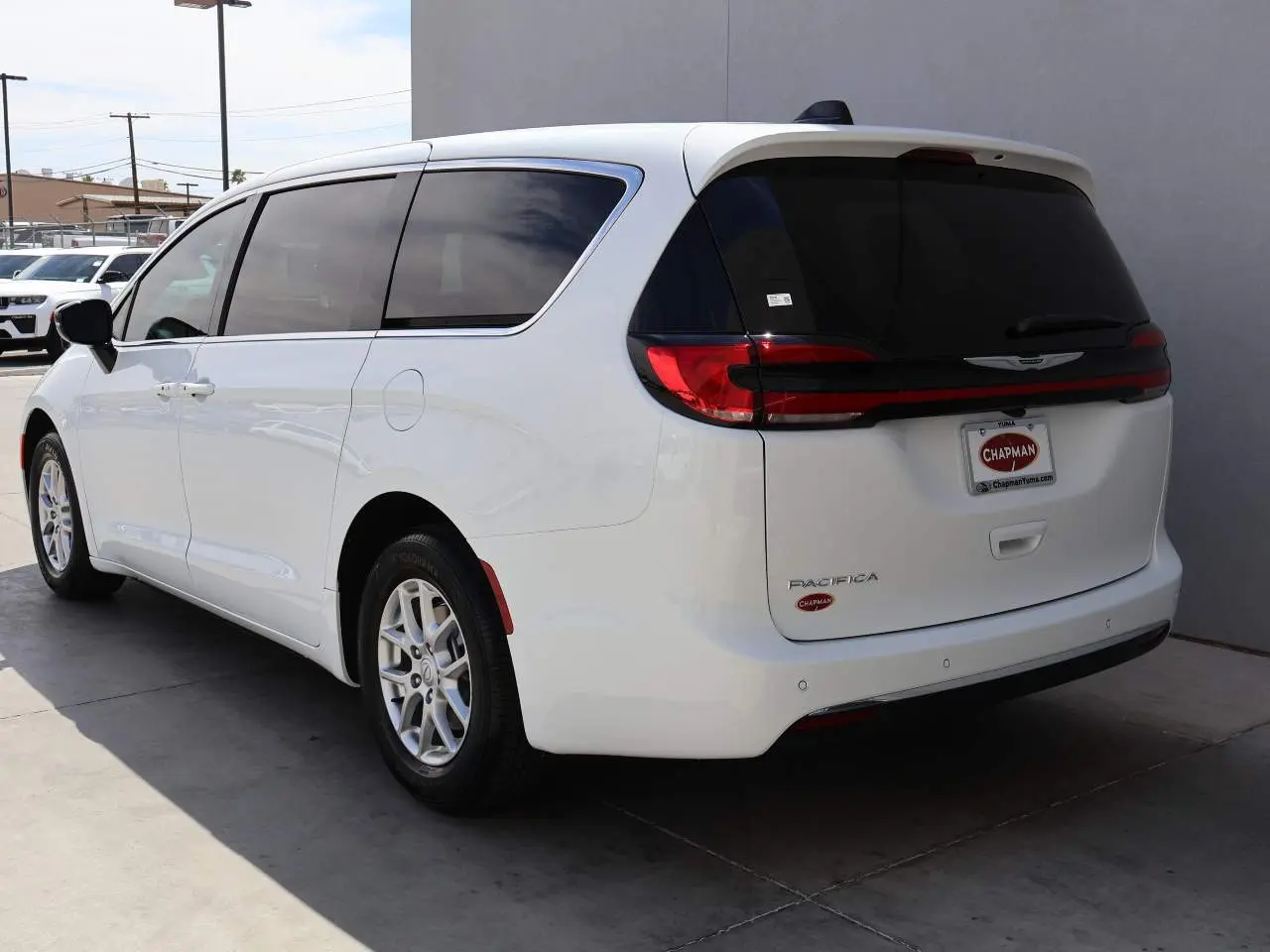 2026 Chrysler Pacifica Select photo 3