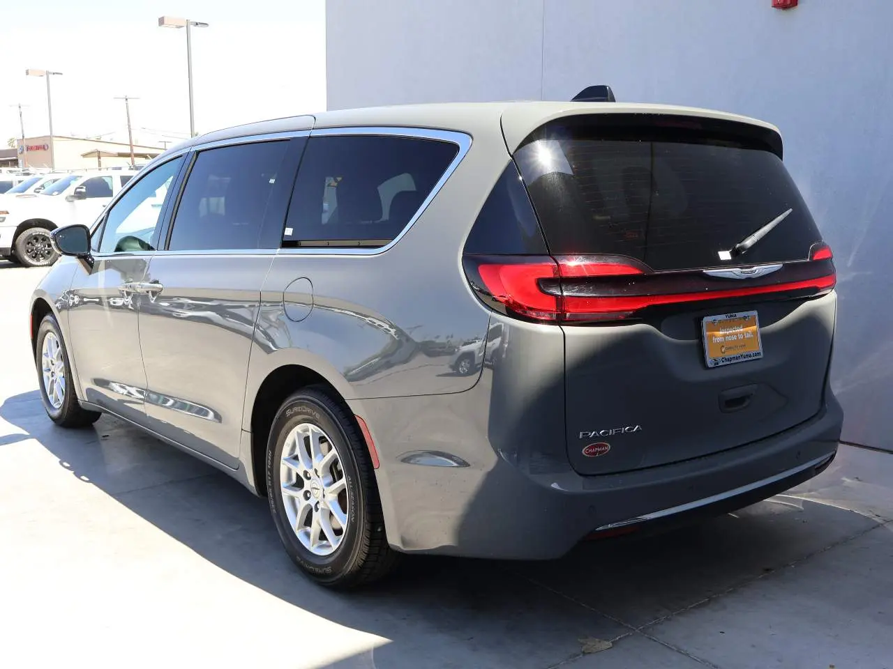 2025 Chrysler Pacifica Select photo 3