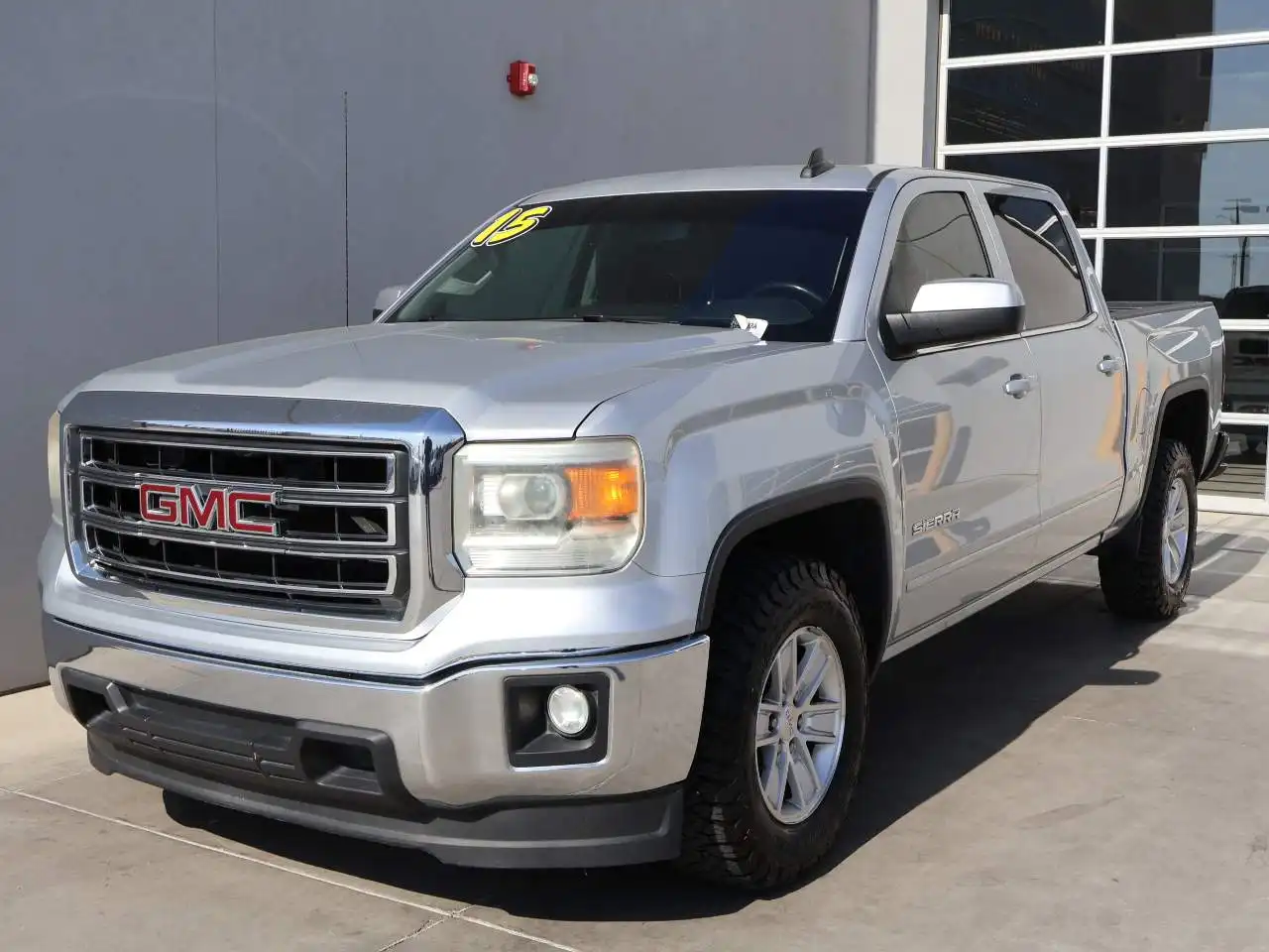 2015 GMC Sierra 2WD Crew Cab SLE SWB's photo
