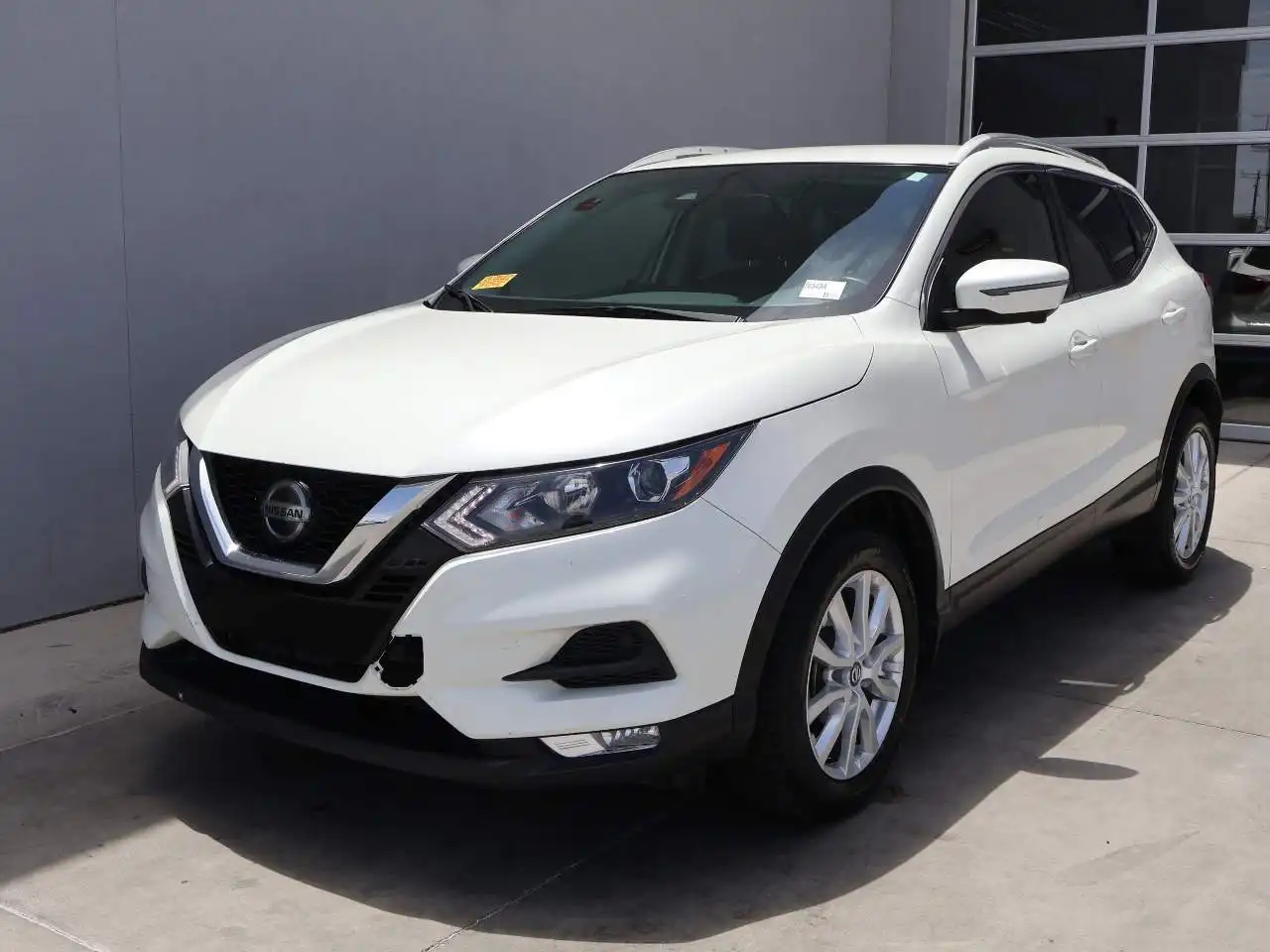 2022 Nissan Rogue Sport SV FWD's photo