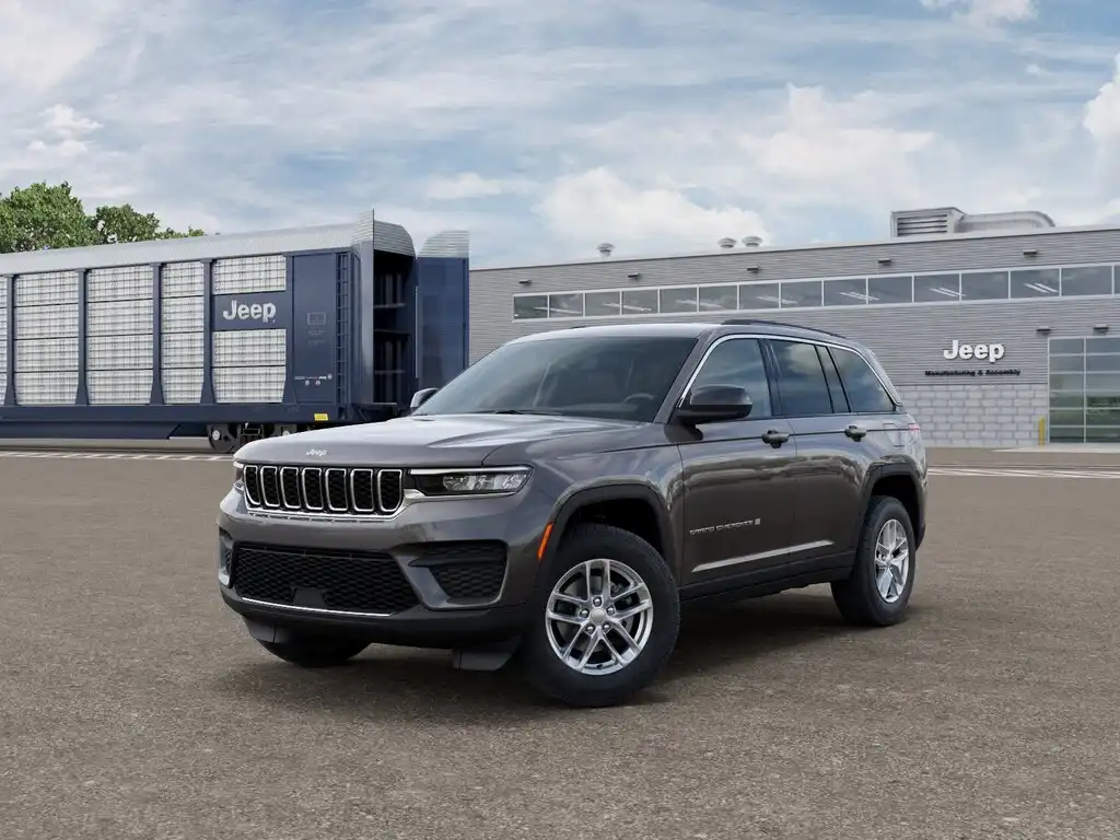 2026 Jeep Grand Cherokee Laredo 4x4's photo