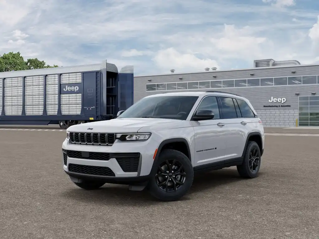 2026 Jeep Grand Cherokee Laredo Altitude's photo