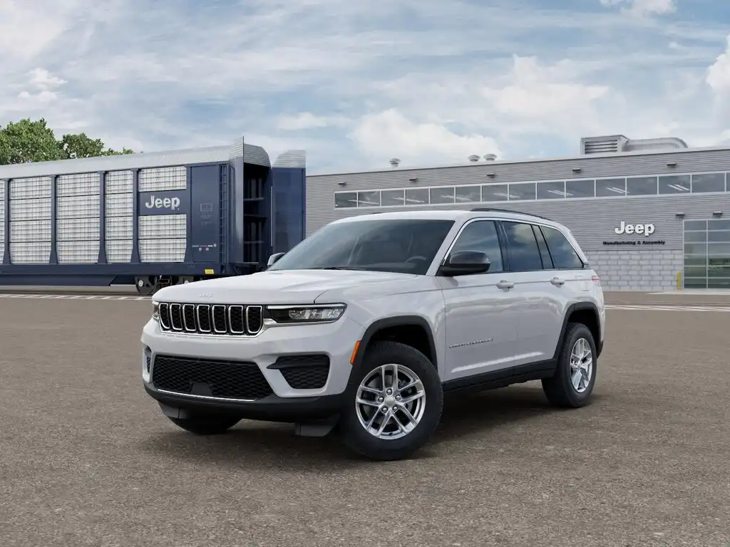 2026 Jeep Grand Cherokee Laredo 4x4's photo