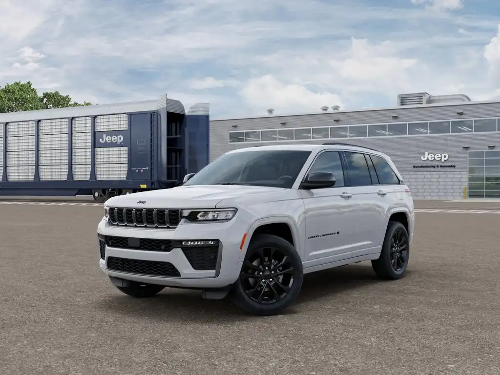 2026 Jeep Grand Cherokee Limited Reserve 4x4's photo