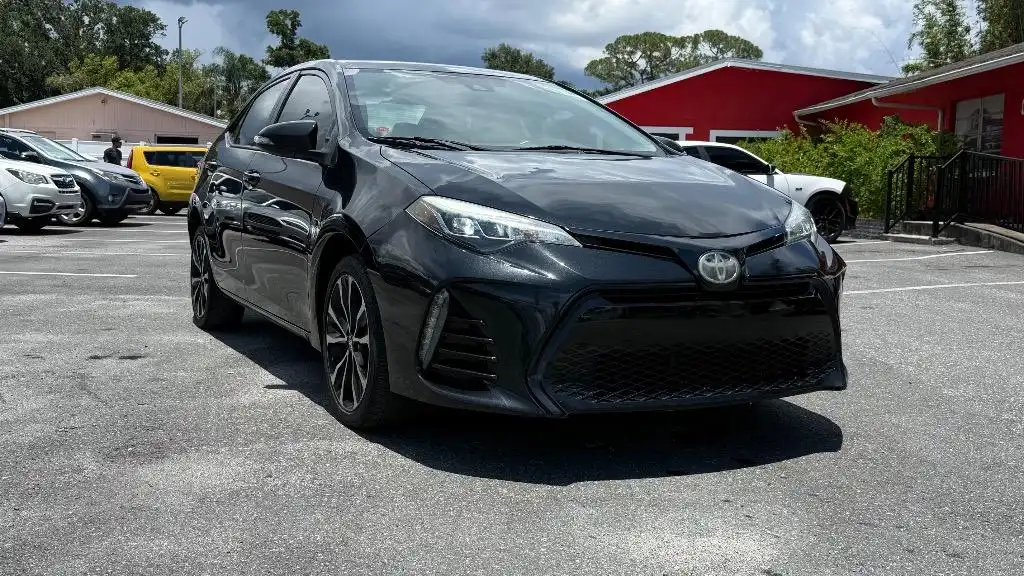 2018 Toyota Corolla SE AT's photo