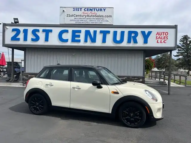 2018 MINI Cooper 4 Door's photo