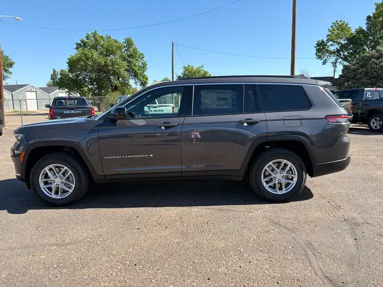 2026 Jeep Grand Cherokee L Laredo X 4x4's photo