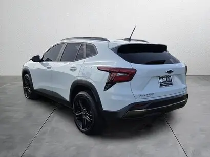 2025 Chevrolet Trax Activ photo 4