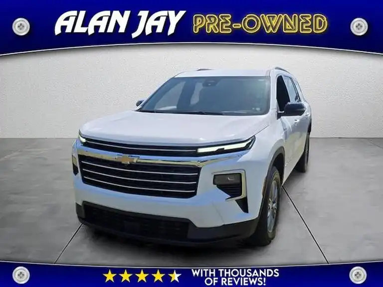 2025 Chevrolet Traverse FWD LT's photo