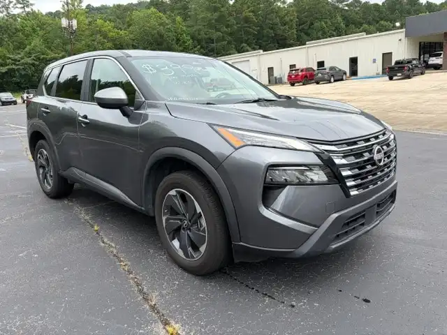 2025 Nissan Rogue SV FWD's photo