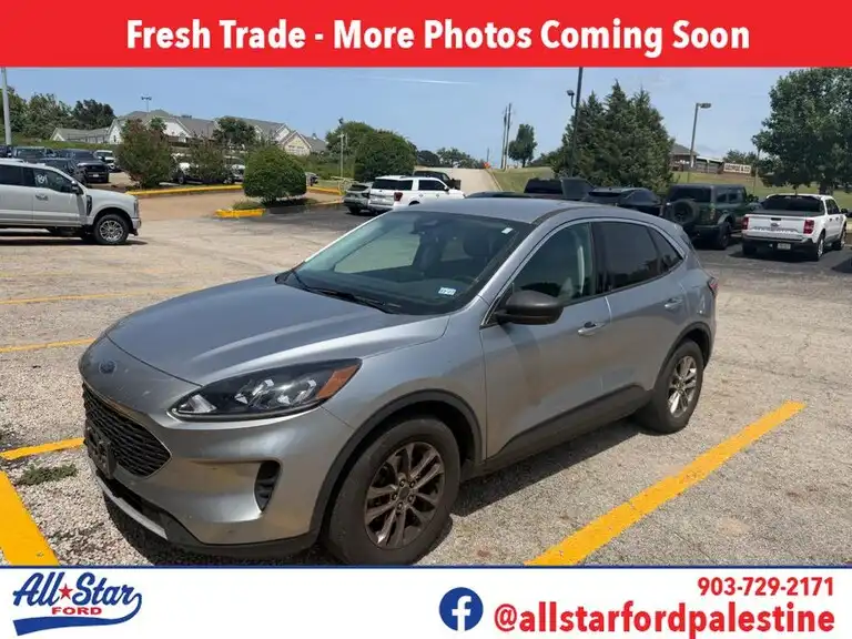 2022 Ford Escape SE FWD's photo
