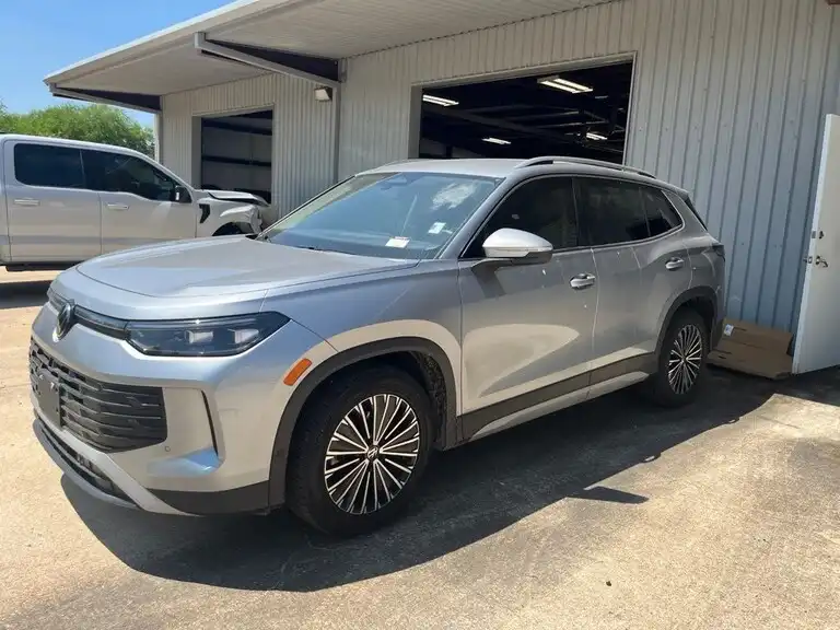 2025 Volkswagen Tiguan 2.0T S's photo