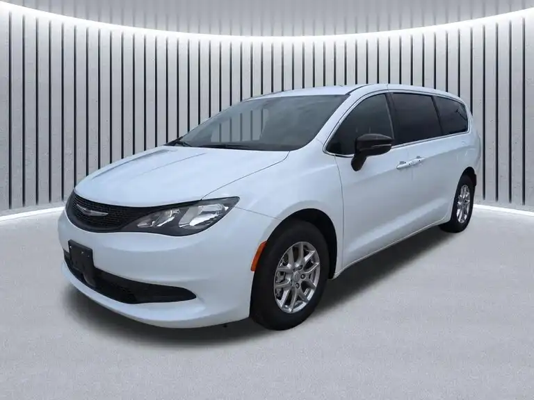2026 Chrysler Voyager LX's photo