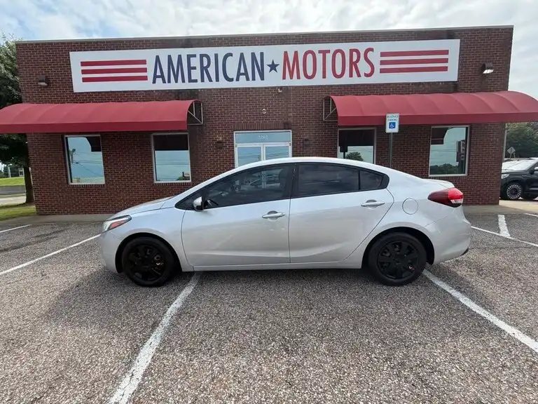 2017 Kia Forte LX AT's photo