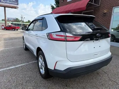 2021 Ford Edge SE photo 3
