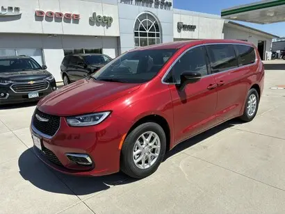 2026 Chrysler Pacifica Select photo 4