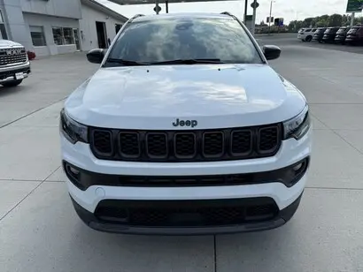 2025 Jeep Compass Latitude 4X4 photo 3