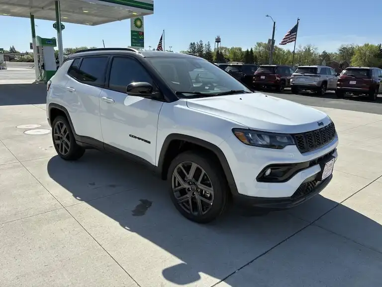 2026 Jeep Compass Limited Altitude 4X4's photo