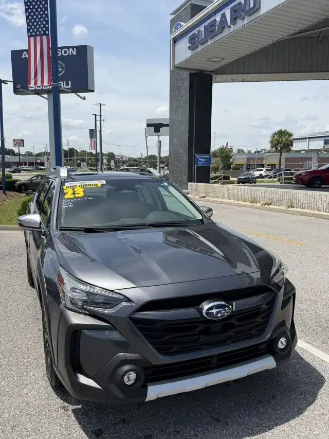 2023 Subaru Outback Touring's photo