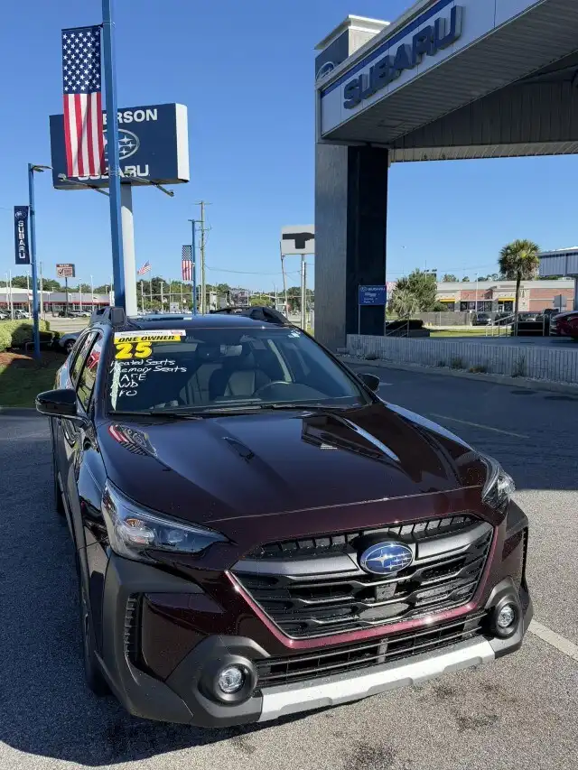 2025 Subaru Outback Limited's photo