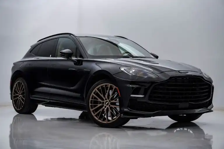2025 Aston Martin DBX 4.0 V8 707 AWD's photo