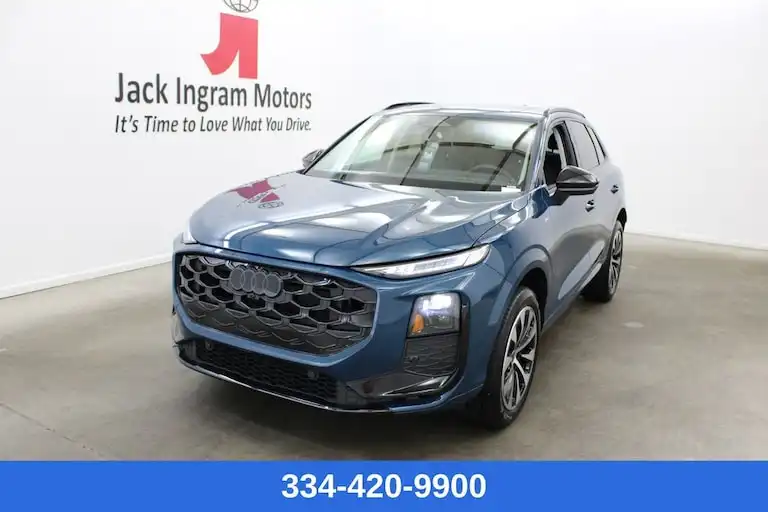 2026 Audi Q3 S line quattro's photo