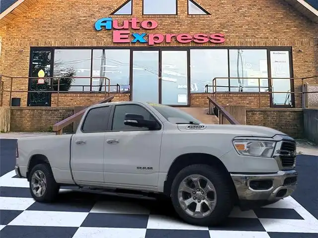 2020 RAM 1500 Big Horn/Lone Star 4x4 Quad Cab 6'4's photo