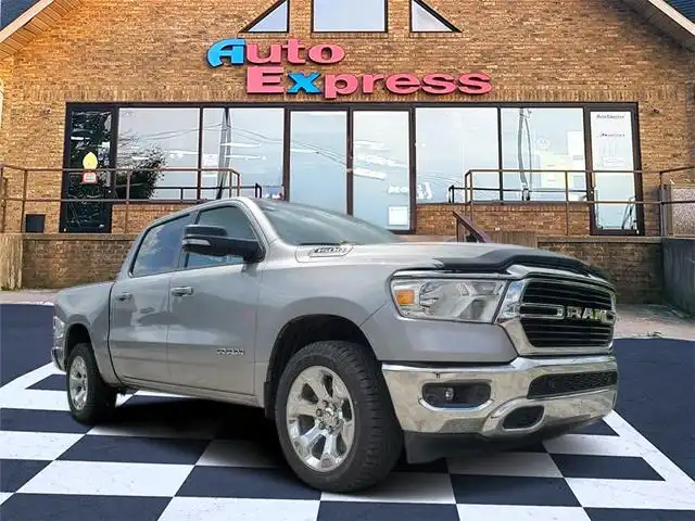 2021 RAM 1500 Big Horn/Lone Star 4x4 Crew Cab 5'7's photo