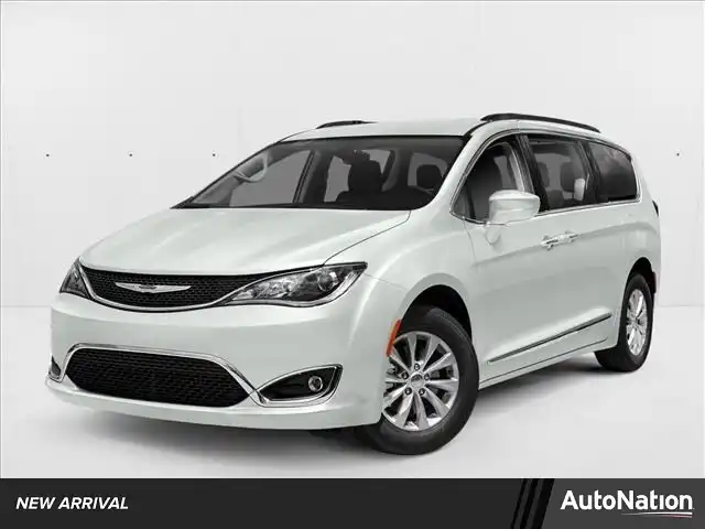 2020 Chrysler Pacifica Limited's photo