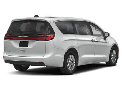 2023 Chrysler Pacifica Touring L photo 5