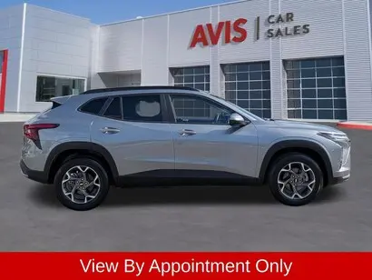 2025 Chevrolet Trax LT photo 5