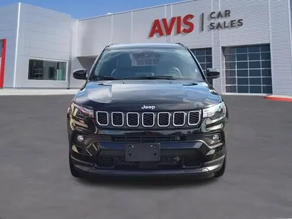 2025 Jeep Compass Latitude 4X4 photo 2