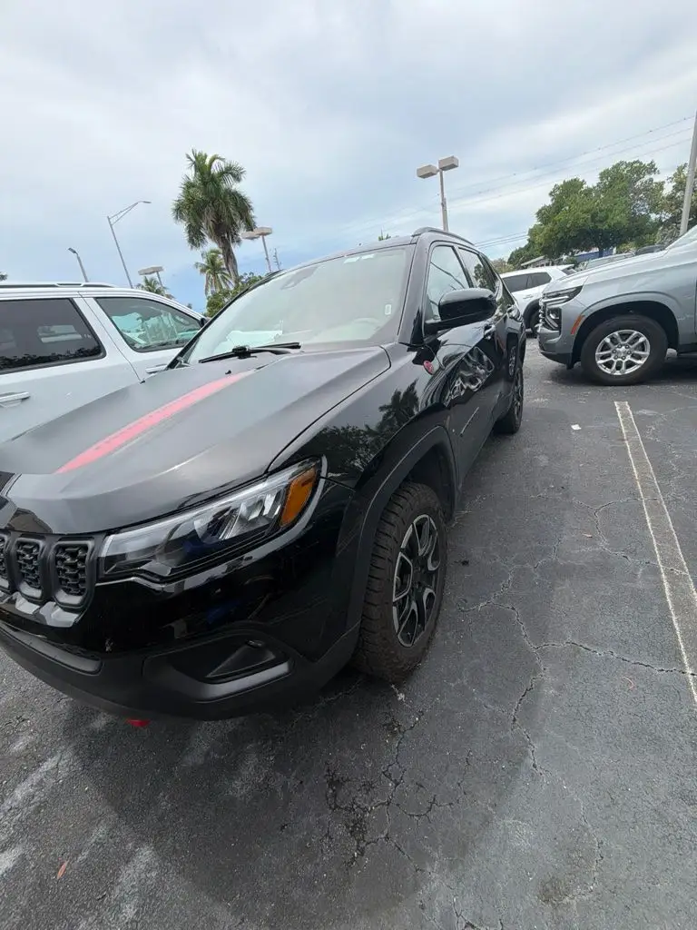 2025 Jeep Compass Trailhawk 4WD photo 1