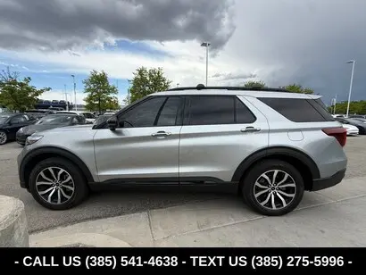 2020 Ford Explorer ST 4WD photo 4