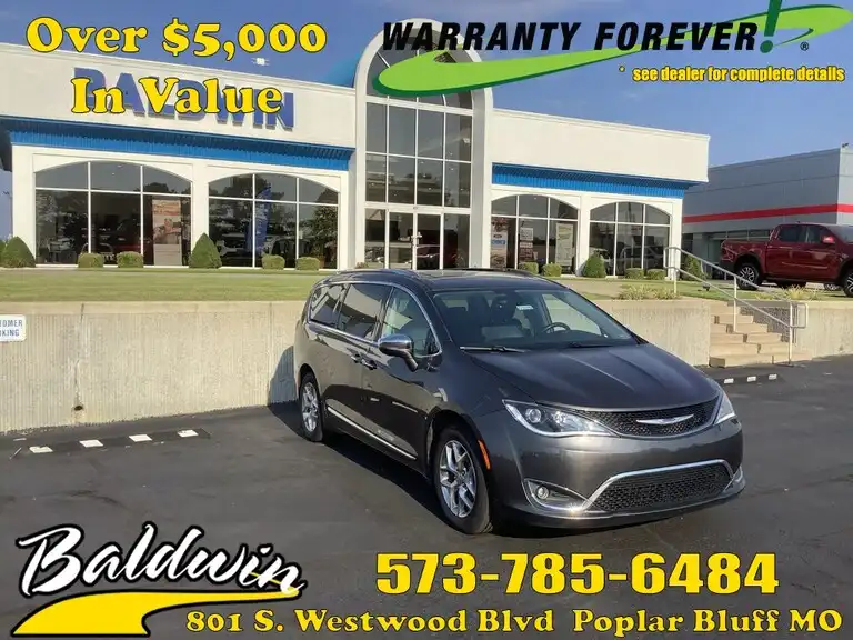 2019 Chrysler Pacifica Limited's photo