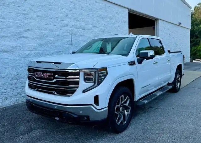 2026 GMC Sierra 4WD Crew Cab Short Box SLT's photo